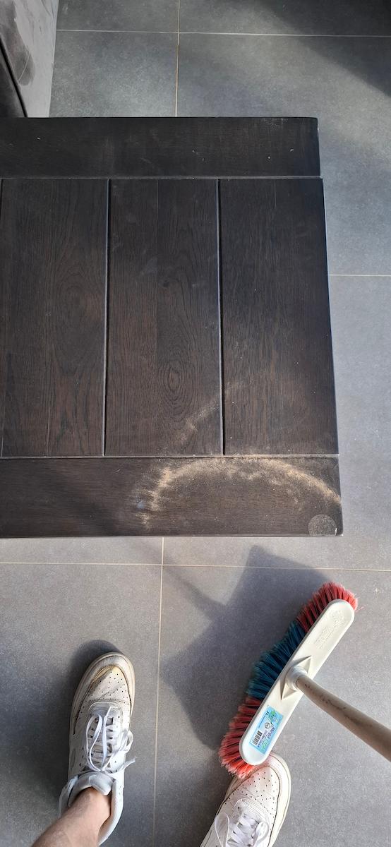 Fijnstof in huis door kiepwagen met puin